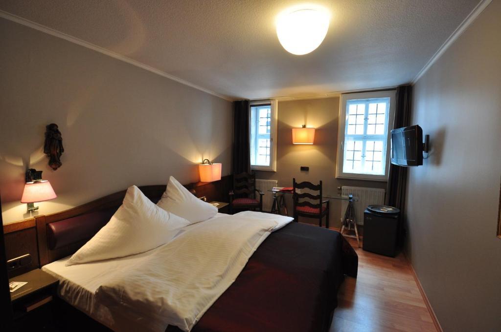 Hotel Schmuckkaestchen Милтенберг Стая снимка